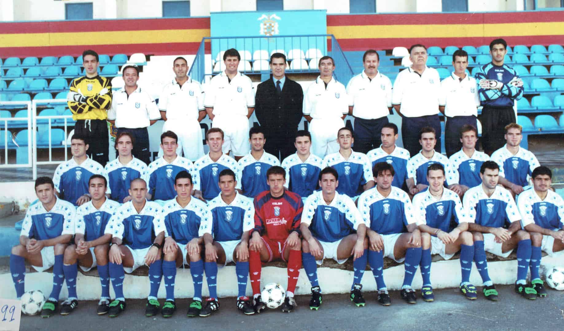 FOTO-UD.-MELILLA-CAMPEÓN-GRUPO-IV-2ª-B-1998-99
